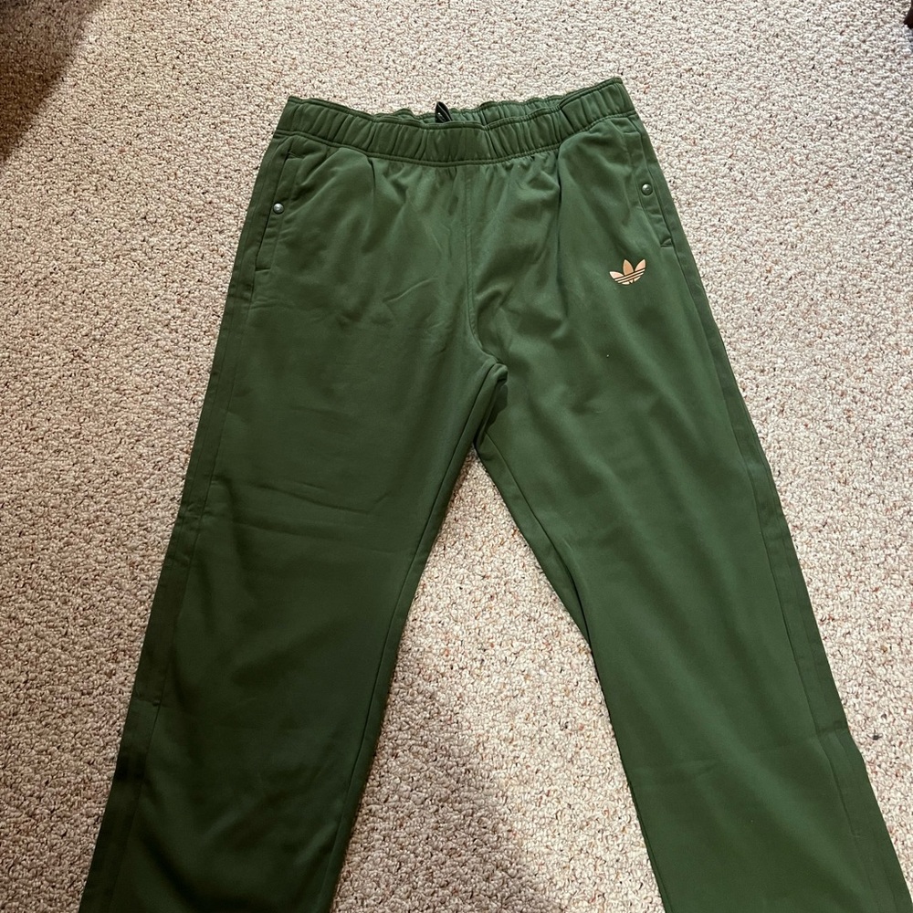 XXL Adidas sweat pants.
